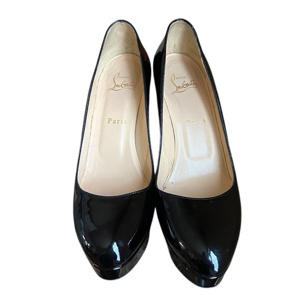 Christian Louboutin Dirditta Black patent heel
RETAIL 995 - Picture 3 of 8